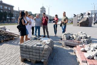 У Кам`янському відроджують центральний сквер